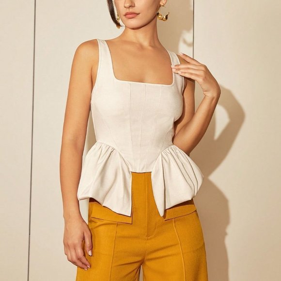 Contemporary Chic Square Neck Asymmetrical Hem Top beige - Picture 4 of 5